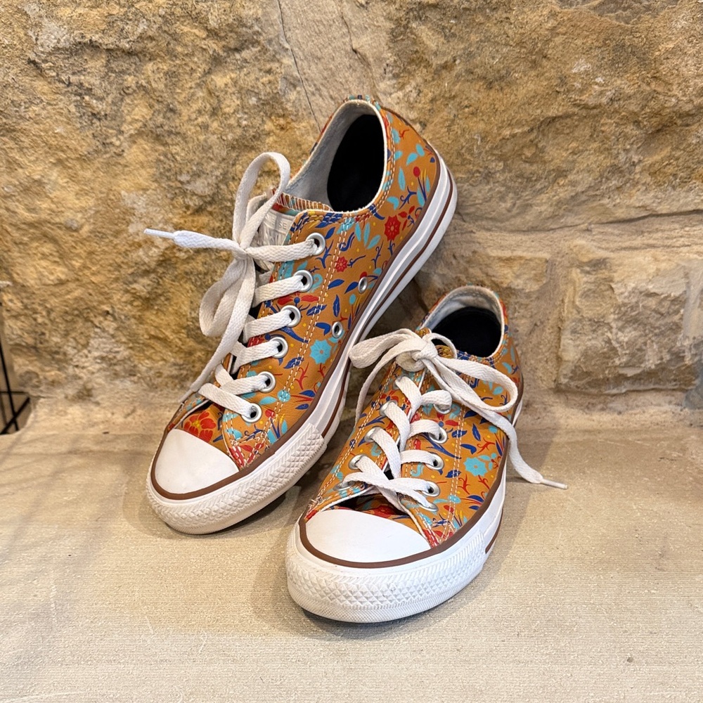 Converse Chuck Taylor Low Ditsy Floral Leather Sneakers Rare Colorful Size 7